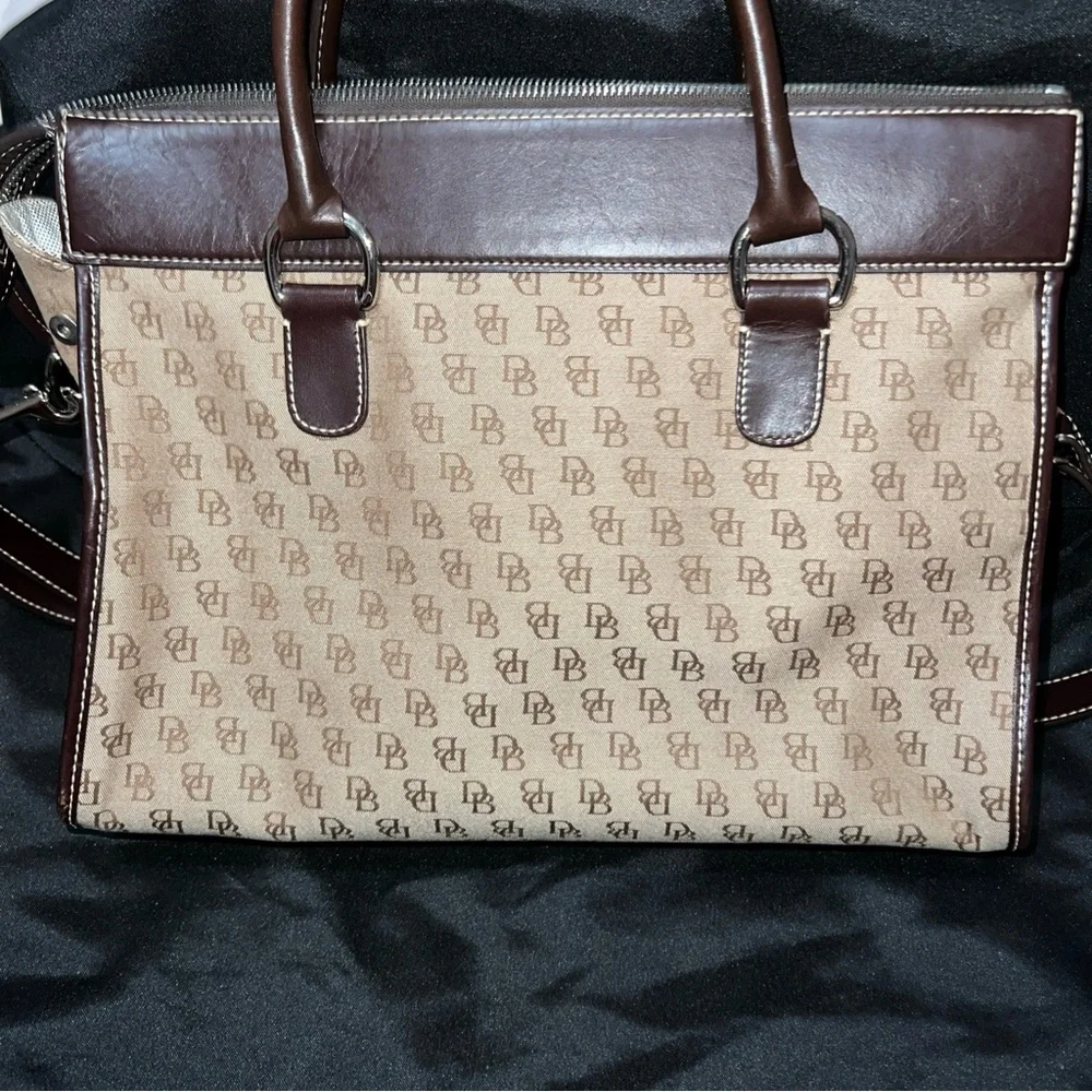 Dooney and Bourke brown leather trim crossbody signature bag - Picture 2 of 10